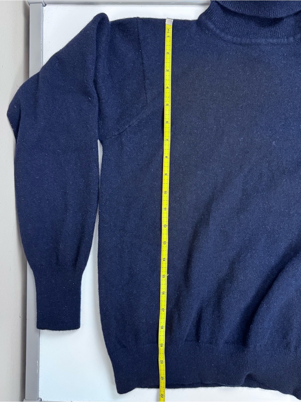 Vintage 1990s Ralph Lauren Women’s Lambswool Cashmere Turtleneck Sweater in Navy - Picture 10 of 10